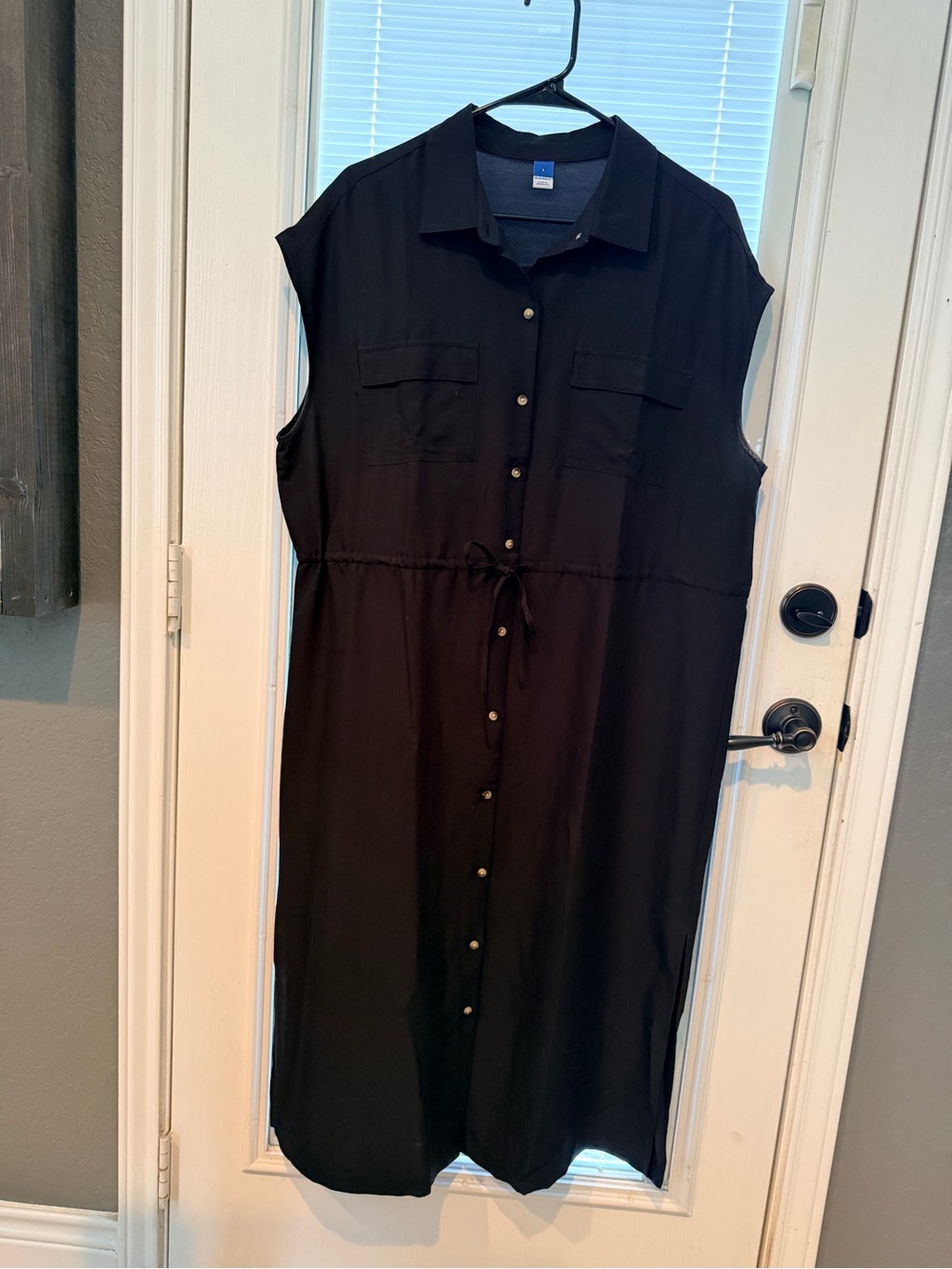 Old Navy Black Sleeveless Button-Front Midi Dress